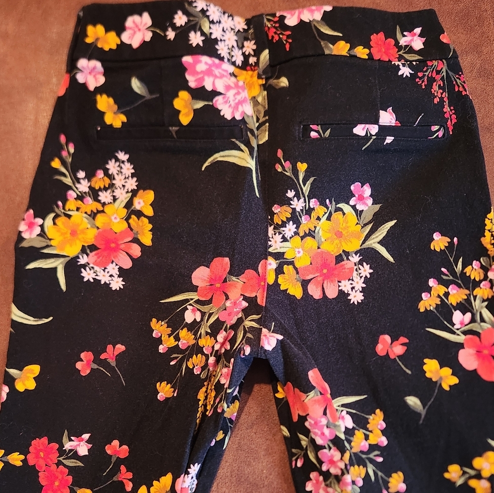 Old Navy Pixie Floral Pants - Picture 3 of 10